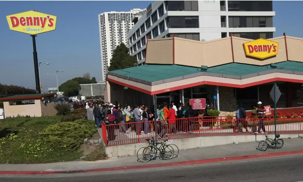 Free Weddings For Valentine’s This Friday at Denny’s